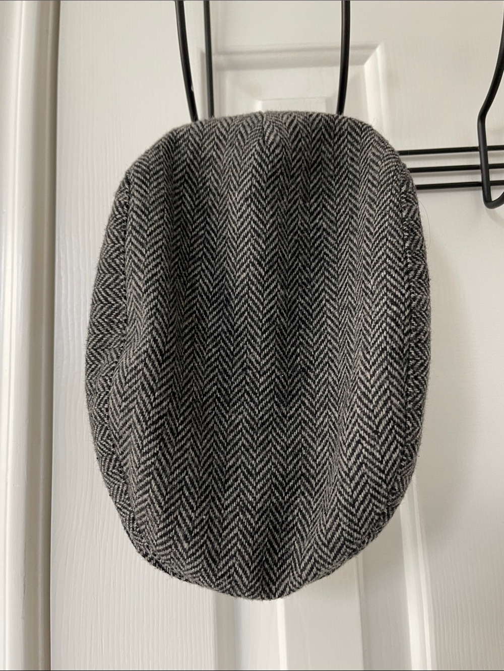Classic Gray Herringbone Flat Cap - Men